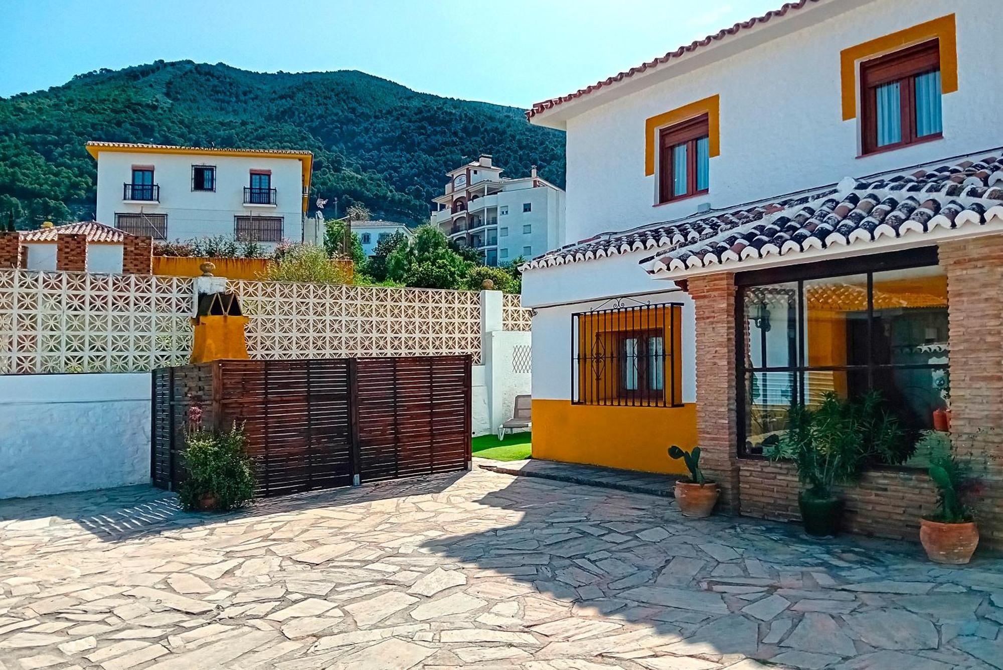 Casa Patio De Los Naranjos Piscina Privada Alcaucin Exterior photo